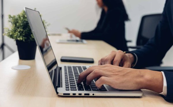 Chatgpt et droits d'auteur : qui détient la création?